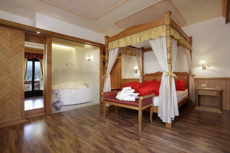Cavallino Lovely Hotel Andalo Luaran gambar